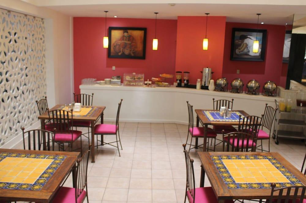 Hotel Real Azteca Boulevard ليون المظهر الخارجي الصورة