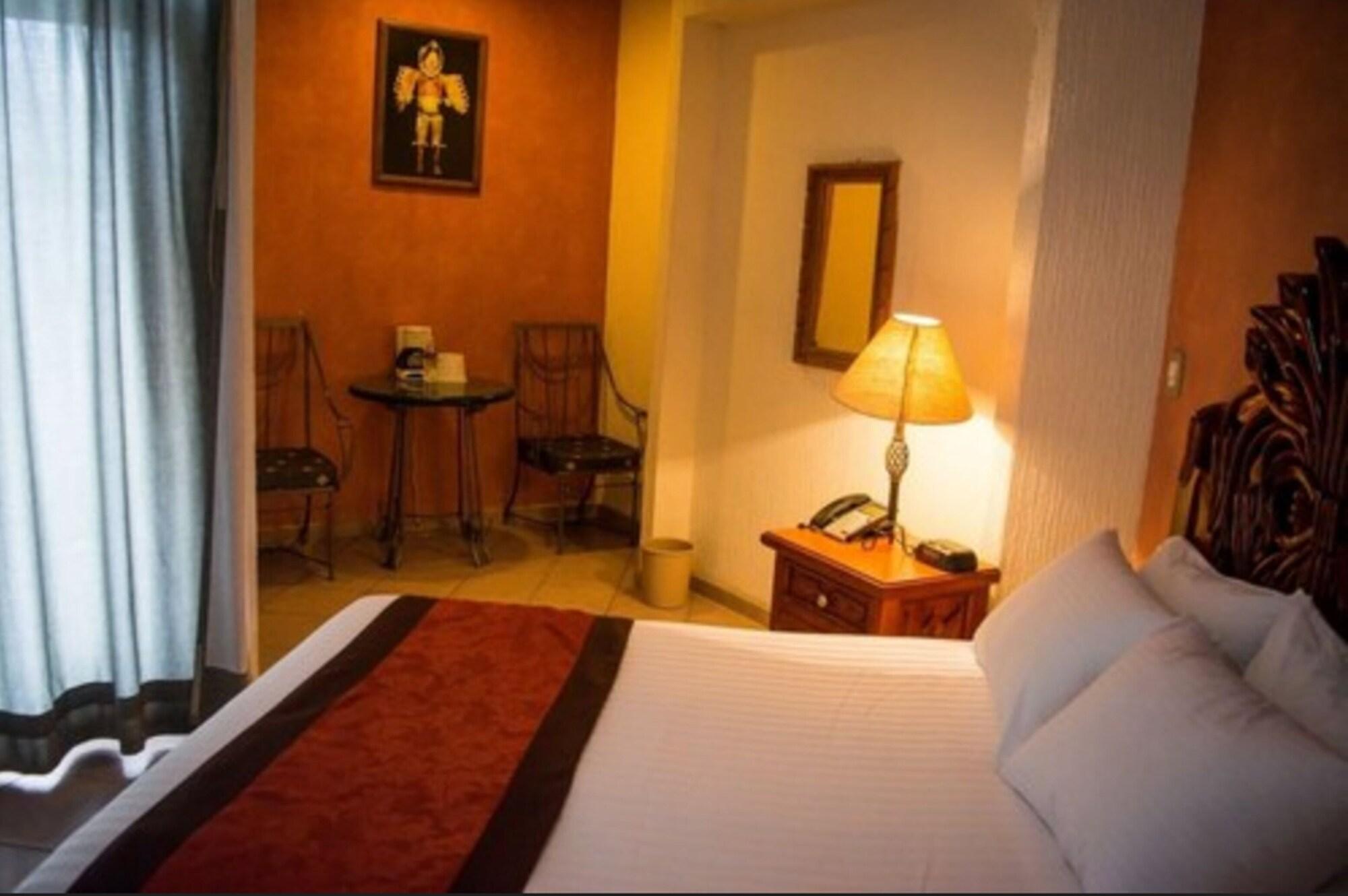 Hotel Real Azteca Boulevard ليون المظهر الخارجي الصورة