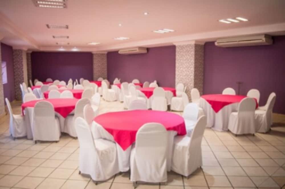 Hotel Real Azteca Boulevard ليون المظهر الخارجي الصورة