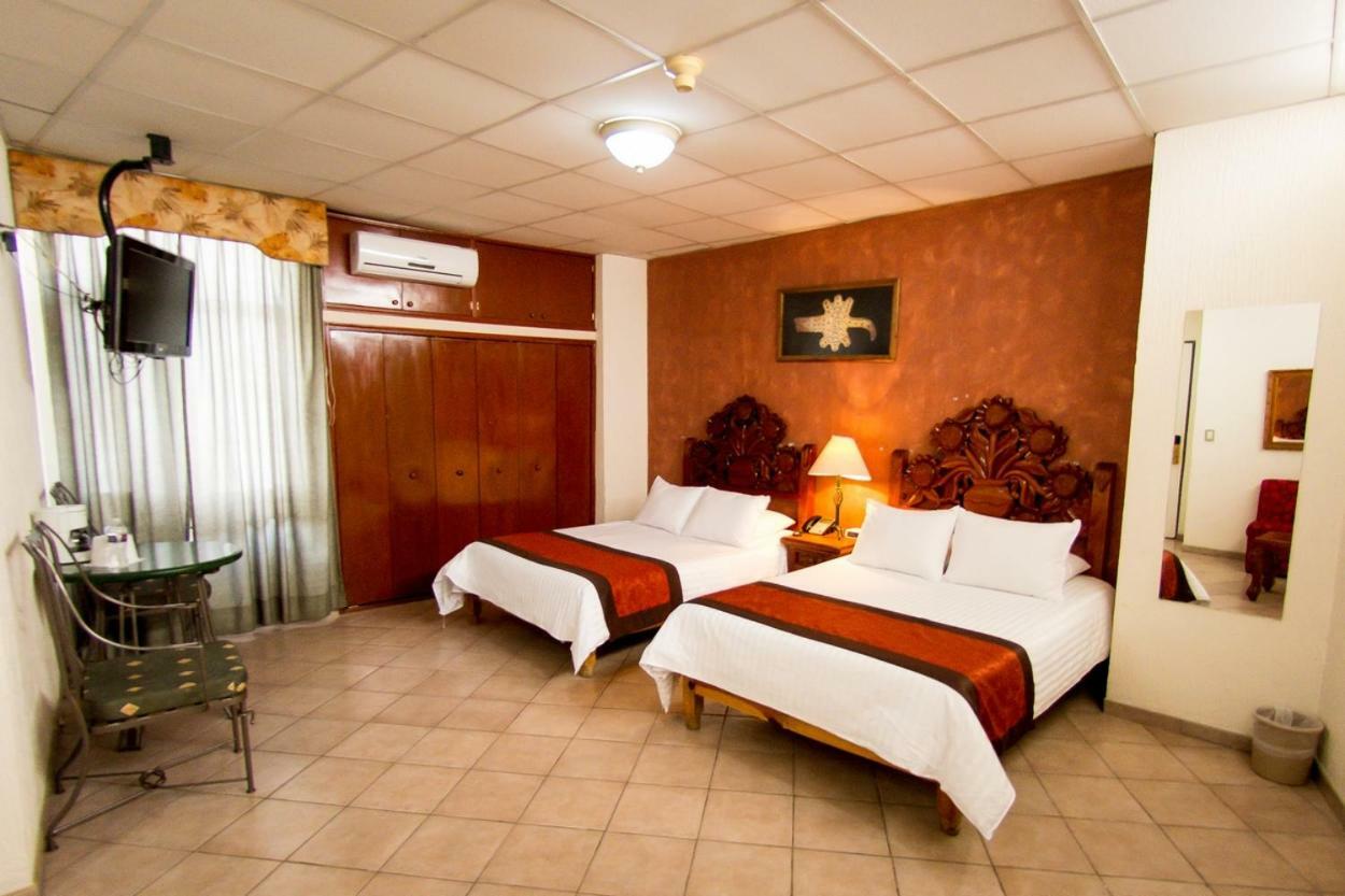 Hotel Real Azteca Boulevard ليون المظهر الخارجي الصورة